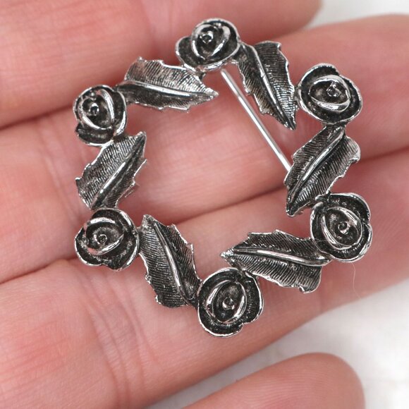 Vintage Sarah Coventry Silver Tone Rose Wreath Brooch Pin 80s Jewelry Designer - Picture 2 of 8